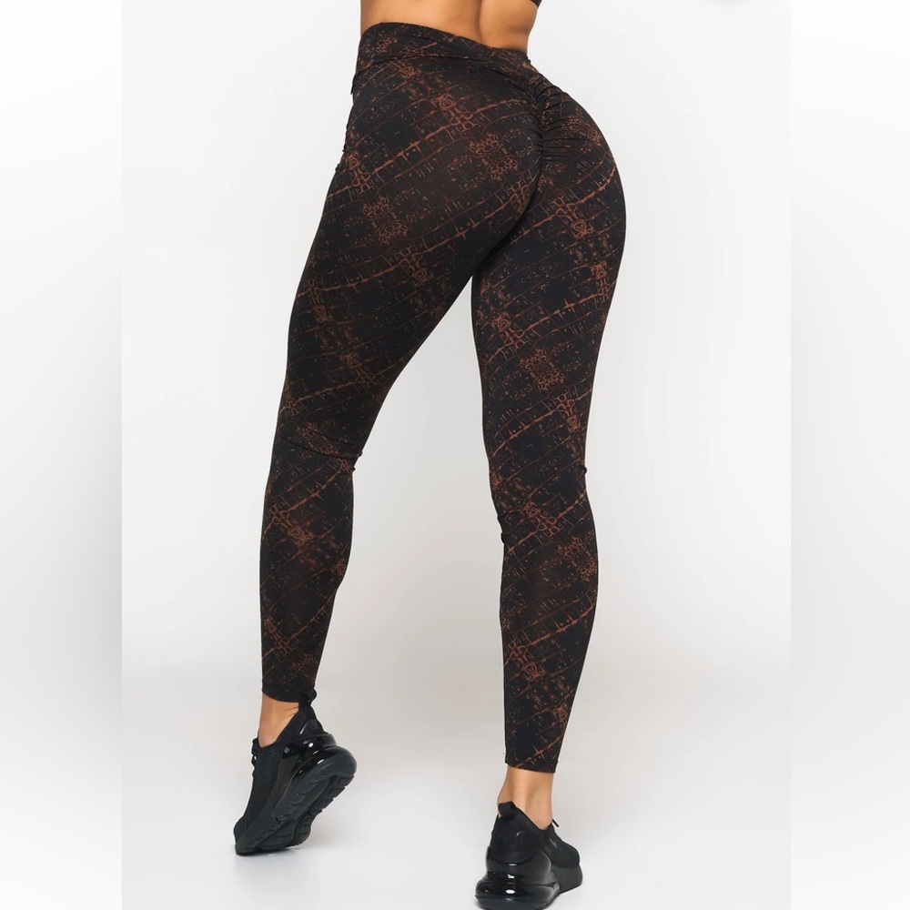LICI FIT SIZE XL INSTINCT HIGH WAIST SCRUNCH BACK BUTT Black and Brown Leggings